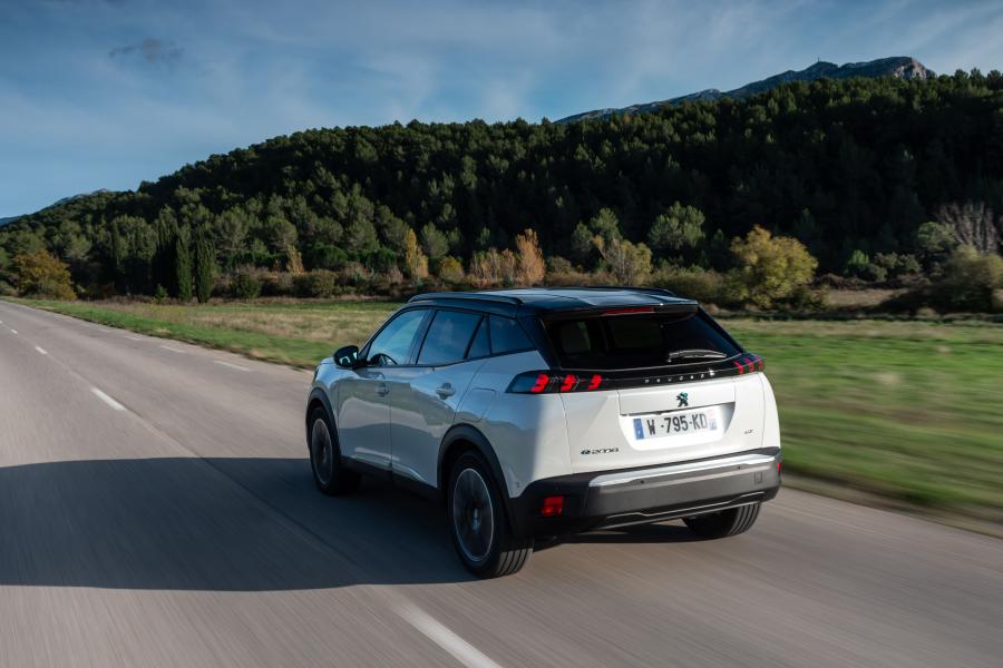  Peugeot e-2008 GT (Digital White) 2019 года  (WW) (фото 15 из 119)